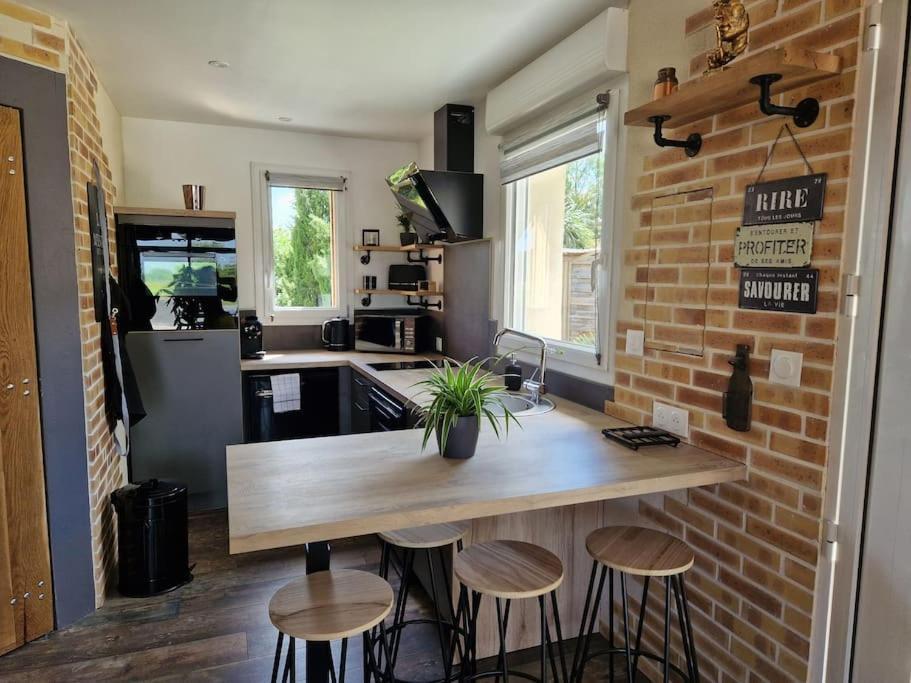 Chalet Industriel Avec Filet Et Spa 索里尼 外观 照片