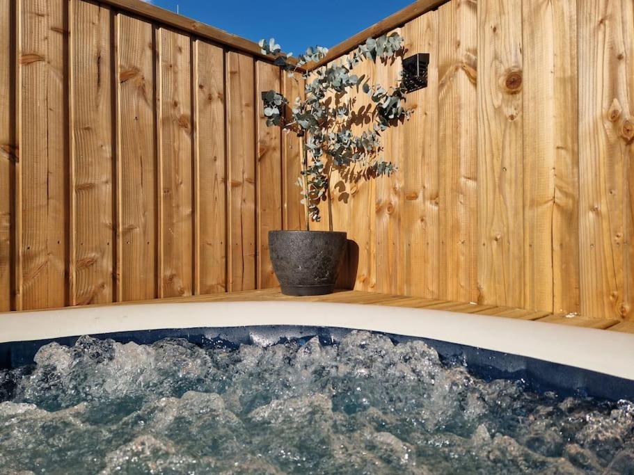 Chalet Industriel Avec Filet Et Spa 索里尼 外观 照片